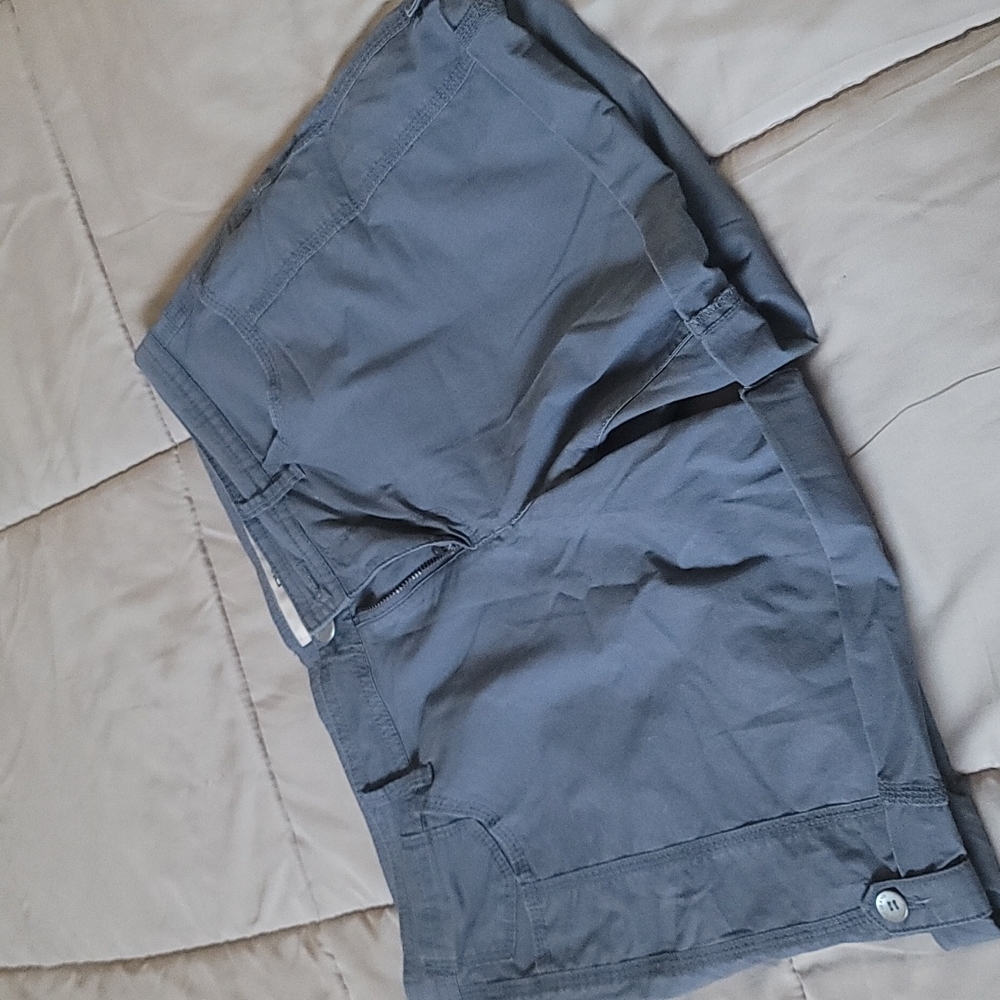 DKNY gray shorts sz 8 (fits like 6)